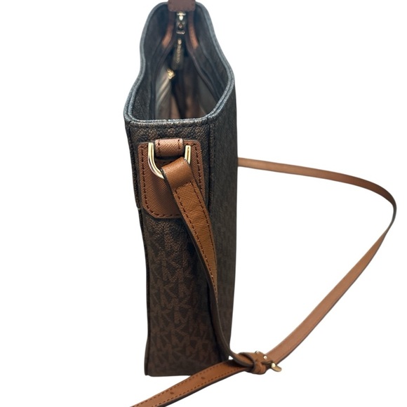 MICHAEL KORS Jet Set Travel Large Logo Messenger Bag, Excellent Used Condition - Picture 8 of 10